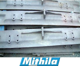 Apron feeder pans
